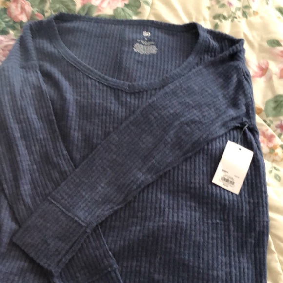 NWT super soft XS sweater - Picture 5 of 7